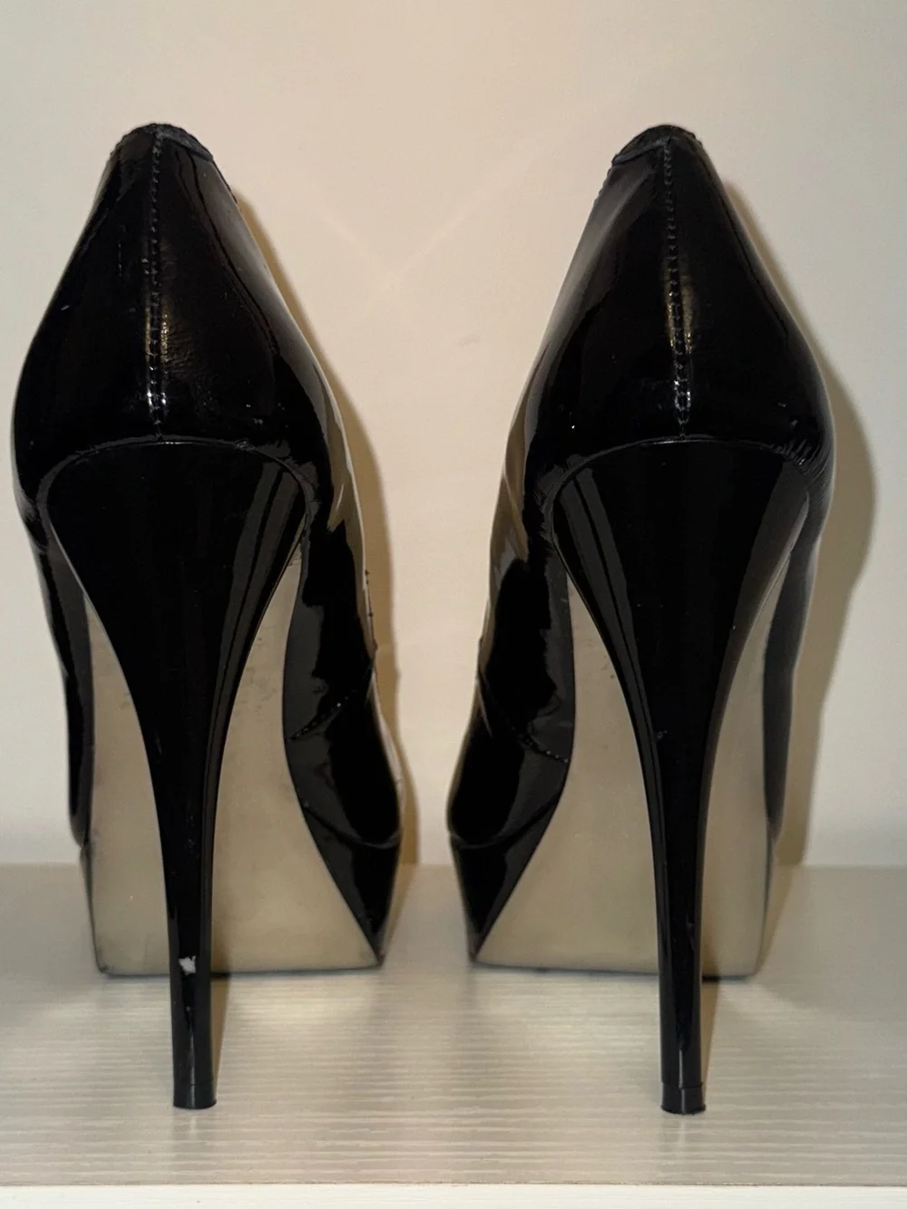 Classic Black Patent Platform Stiletto Pumps - size 7 - Picture 3 of 7